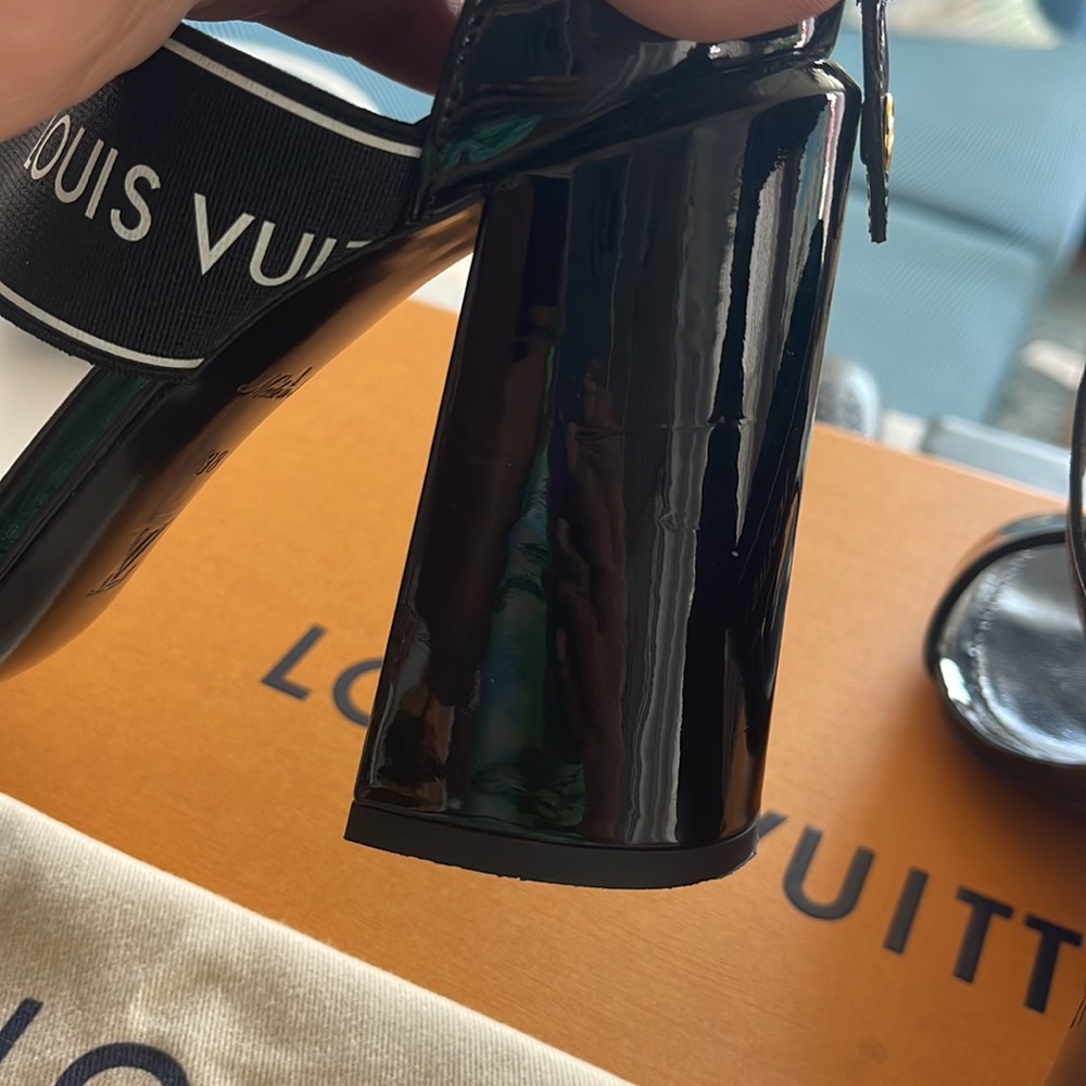 ❤️❤️SOLD❤️❤️Louis Vuitton Heels - Picture 7 of 9